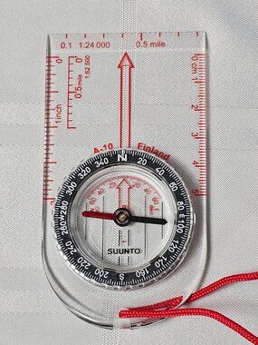 SUUNTO FIELD COMPASS A-10 A10 PARTNER II FINLAND HIKING NAVIGATION SCOUTS A 10